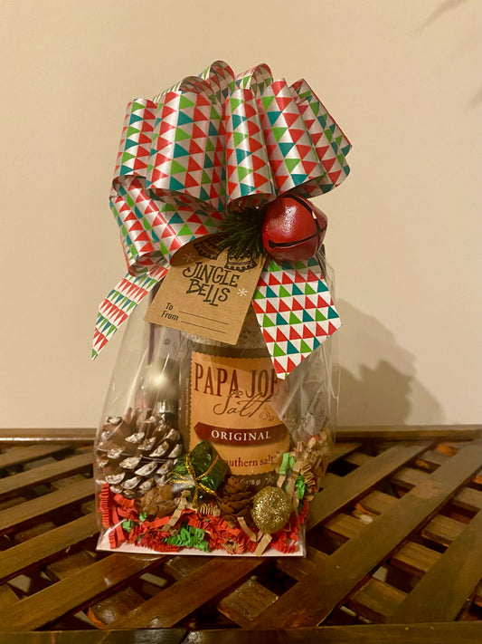 Holiday-Wrapped 16.8oz Shaker